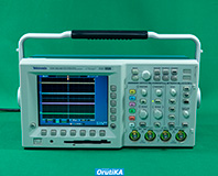 TDS3024B デジタルオシロスコープ イメージ1