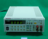 R6142 プログラマブル 直流電圧 / 電流発生器 イメージ1