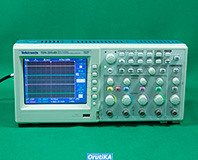 TDS2014B デジタルオシロスコープ イメージ1