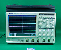DPO7104 デジタルフォスファオシロスコープ イメージ1
